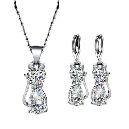 Romantic Silver Necklace for Special Moments