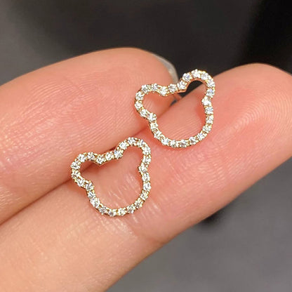 Charming Earring for Any Occasion