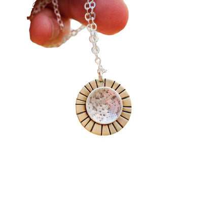 Romantic Gold Necklace for Special Moments