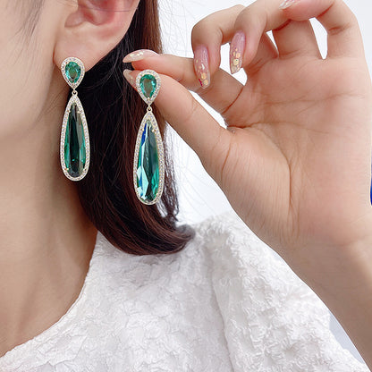 Charming Earring for Any Occasion