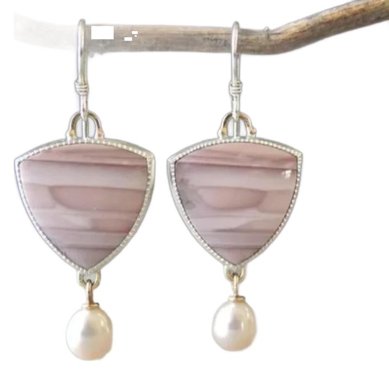 Beautiful Pearl Earring with Unique Style