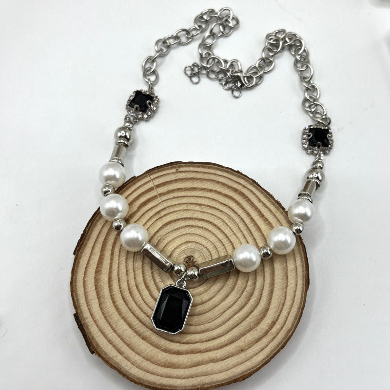 Stunning Pearl Necklace for Daily Wear