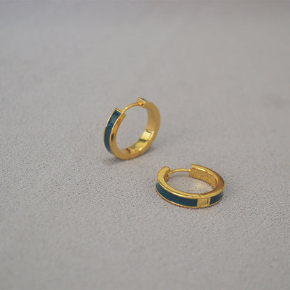 Classic Gold Earring with Timeless Appeal