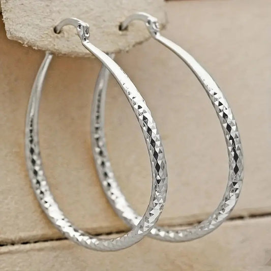 Charming Earring for Any Occasion