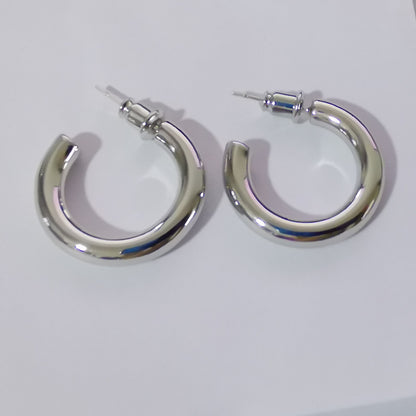 Charming Gold Earring for Any Occasion