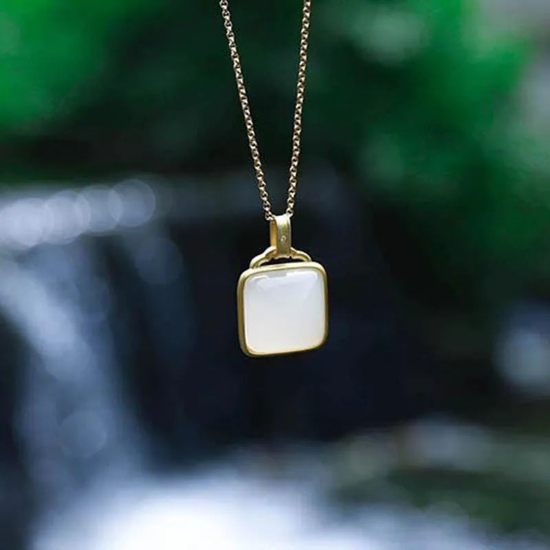Beautiful Gold Necklace with Unique Style