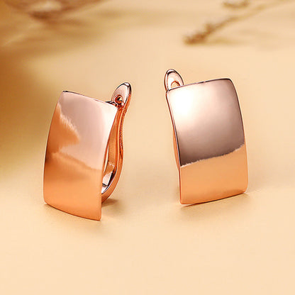 Elegant Gold Earring for Every Occasion
