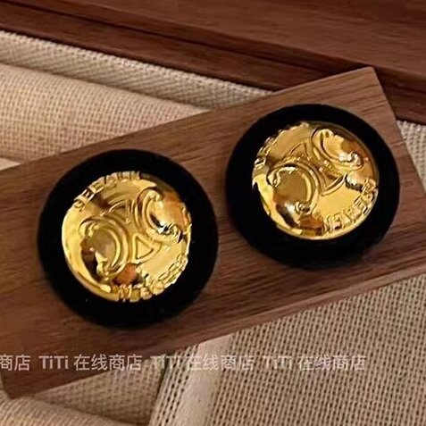 Classic Earring with Timeless Appeal
