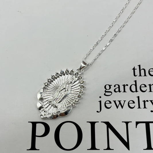 Stunning Necklace for Daily Wear