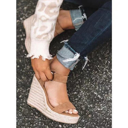 Chic Orthopedic Sandals with Unique Design
