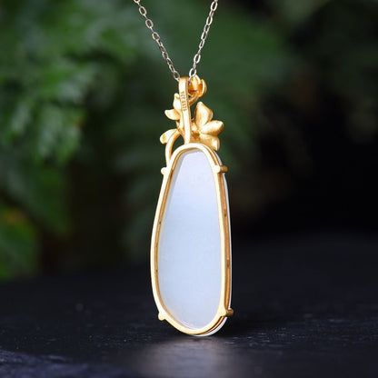 Beautiful Gold Necklace with Unique Style