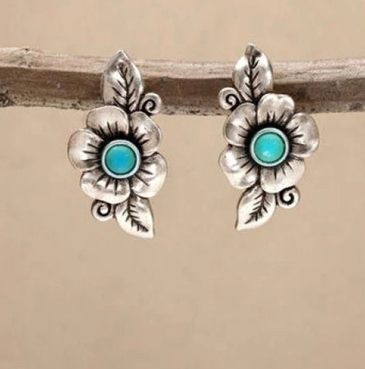 Beautiful Silver Earring with Unique Style