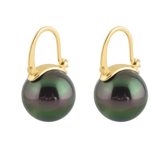 Charming Gold Earring for Any Occasion