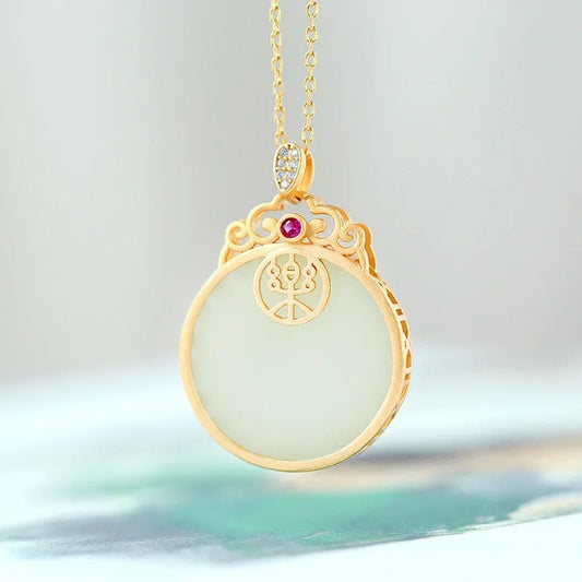 Romantic Silver Necklace for Special Moments