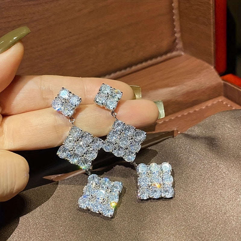 Charming Earring for Any Occasion