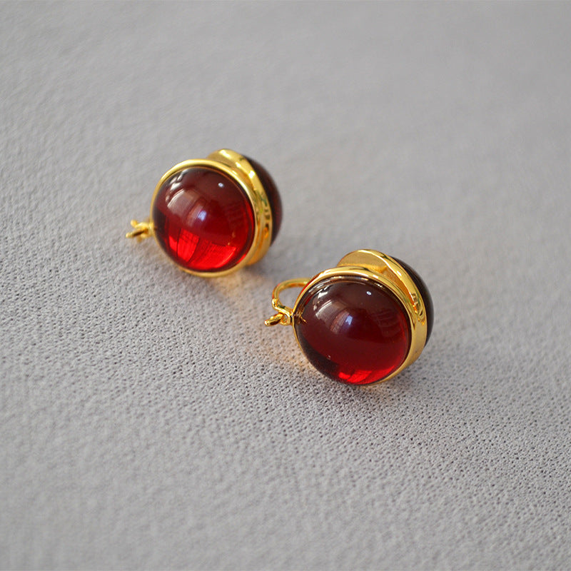 Charming Gold Earring for Any Occasion