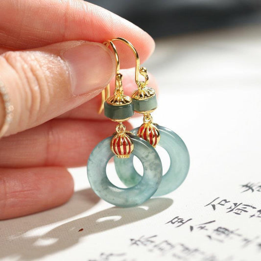 Charming Gold Earring for Any Occasion