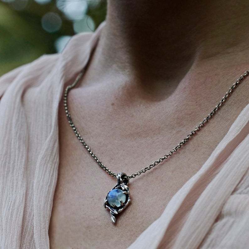 Stunning Necklace for Daily Wear