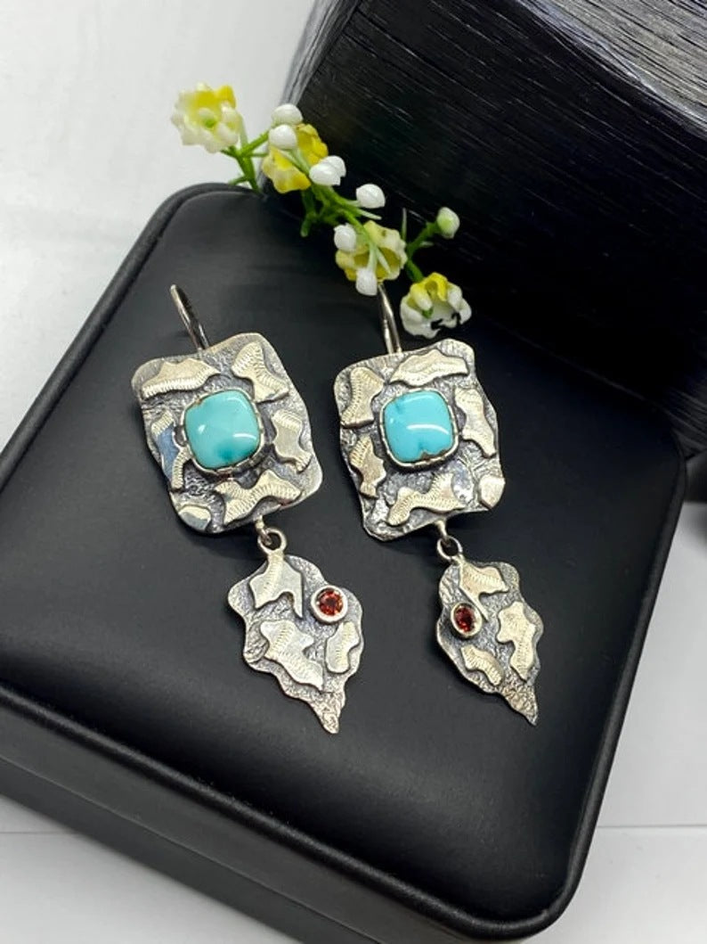 Romantic Silver Earring for Special Moments