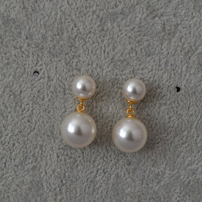 Beautiful Silver Earring with Unique Style
