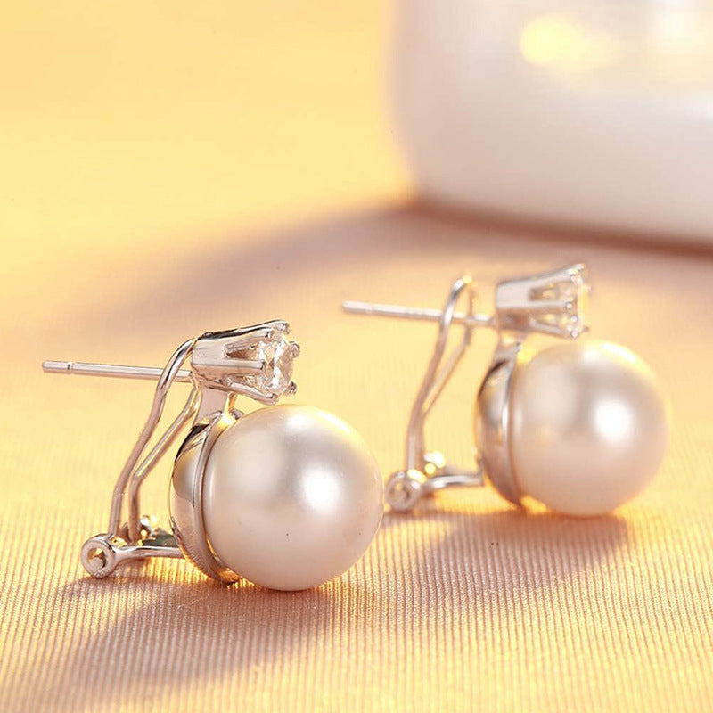 Beautiful Pearl Earring with Unique Style
