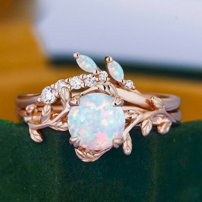 Romantic Gold Ring for Special Moments