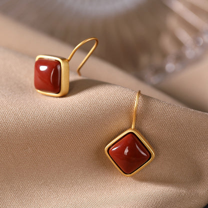Charming Gold Earring for Any Occasion
