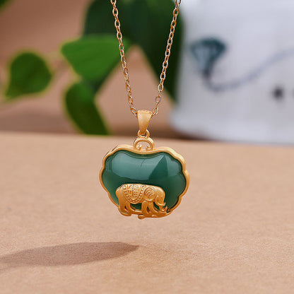 Classic Gold Necklace with Timeless Appeal