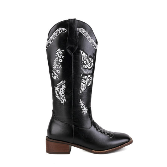 Graceful Orthopedic Boots for Modern Look