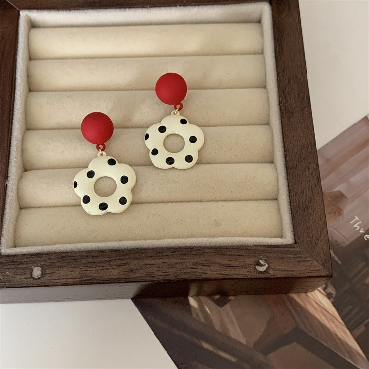 Charming Earring for Any Occasion
