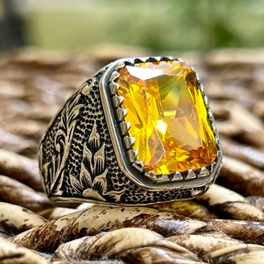 Classic Silver Ring with Timeless Appeal