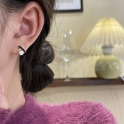 Romantic Pearl Earring for Special Moments