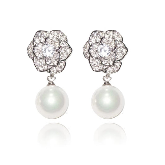 Romantic Pearl Earring for Special Moments