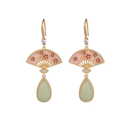 Romantic Gold Earring for Special Moments