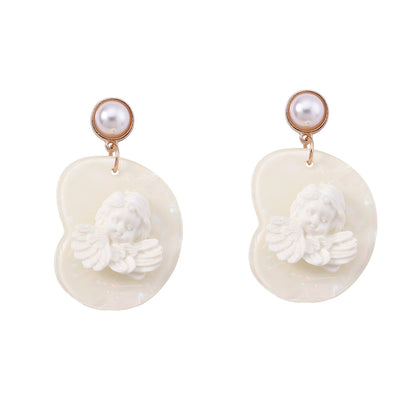 Beautiful Pearl Earring with Unique Style