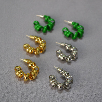 Classic Gold Earring with Timeless Appeal