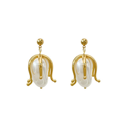 Charming Pearl Earring for Any Occasion