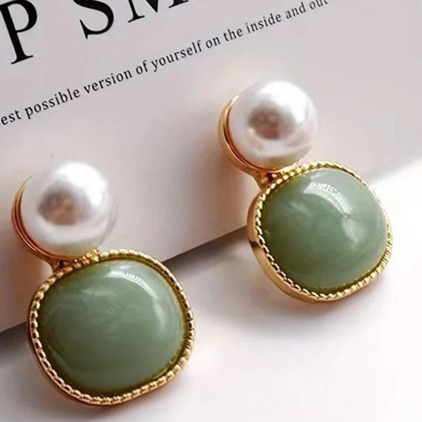 Beautiful Pearl Earring with Unique Style