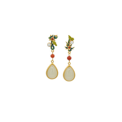 Charming Gold Earring for Any Occasion