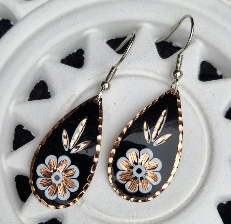 Stunning Gold Earring for Daily Wear