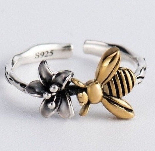 Classic Silver Ring with Timeless Appeal