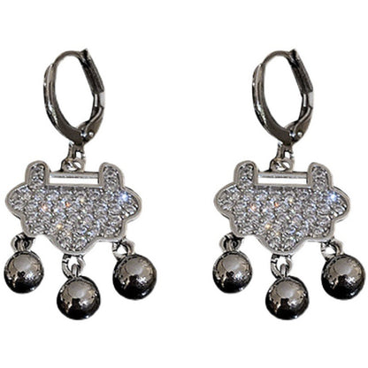 Charming Earring for Any Occasion