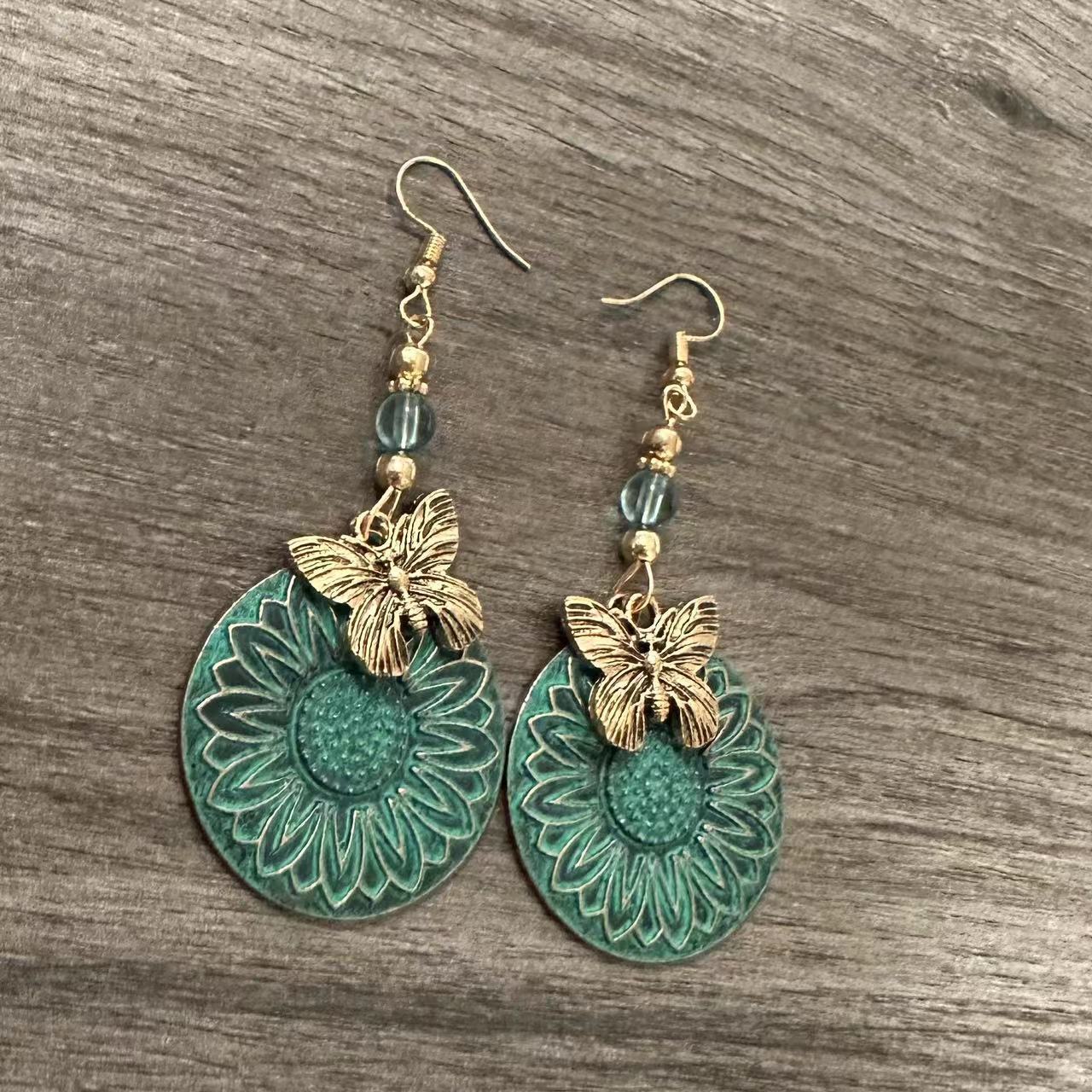 Stunning Earring for Daily Wear