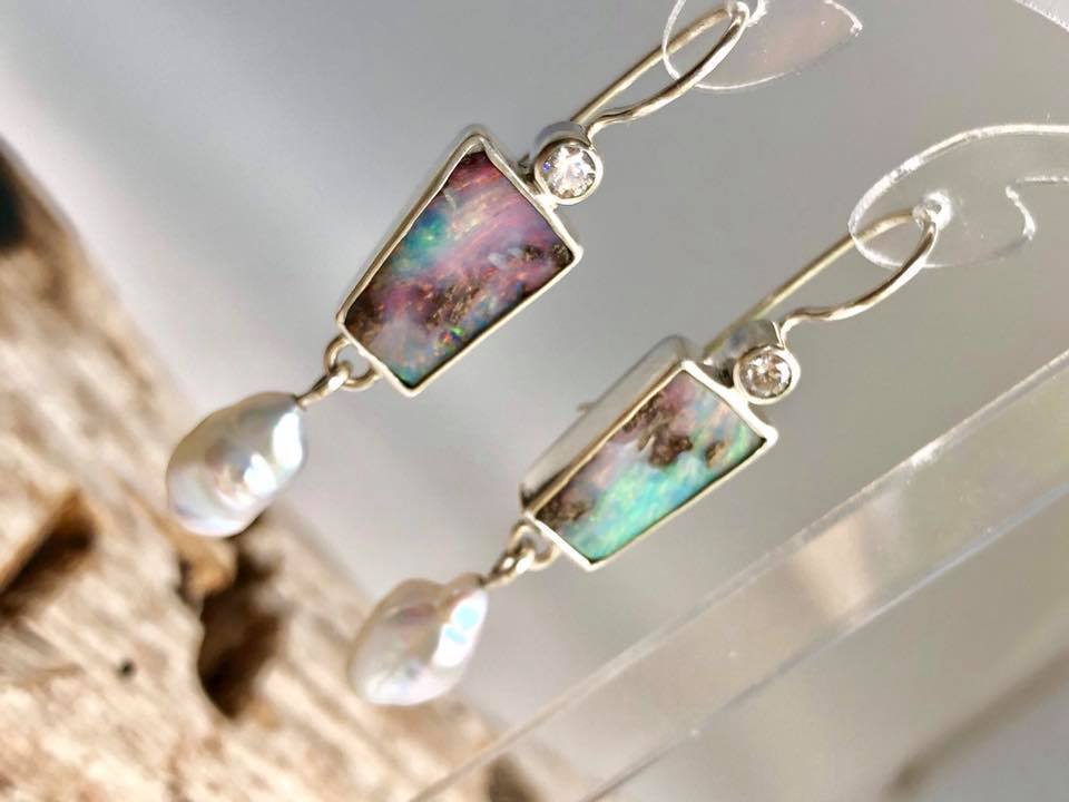 Beautiful Pearl Earring with Unique Style