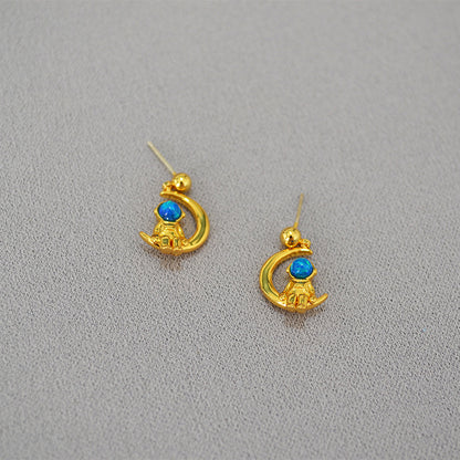 Beautiful Gold Earring with Unique Style