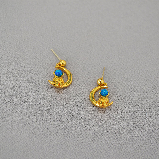 Beautiful Gold Earring with Unique Style
