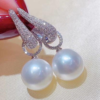 Beautiful Pearl Earring with Unique Style