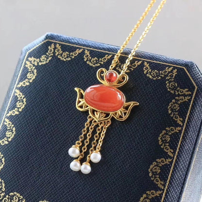 Charming Silver Pendant for Any Occasion