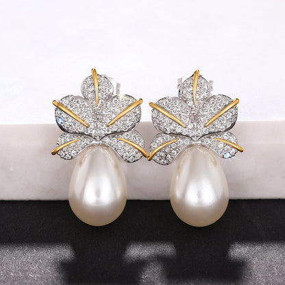 Beautiful Pearl Earring with Unique Style