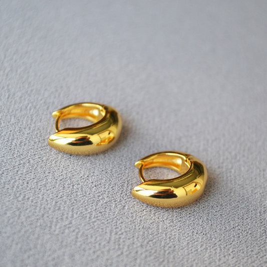 Romantic Gold Earring for Special Moments